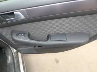 1x A6 4B Türverkleidung Verkleidung Tür hinten rechts schwarz soul Griff - Bild 4