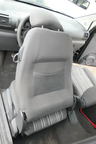 VW Fox Sitz Fahrersitz vorne links OHNEAirbag höhenverstellbar  v - Bild 3