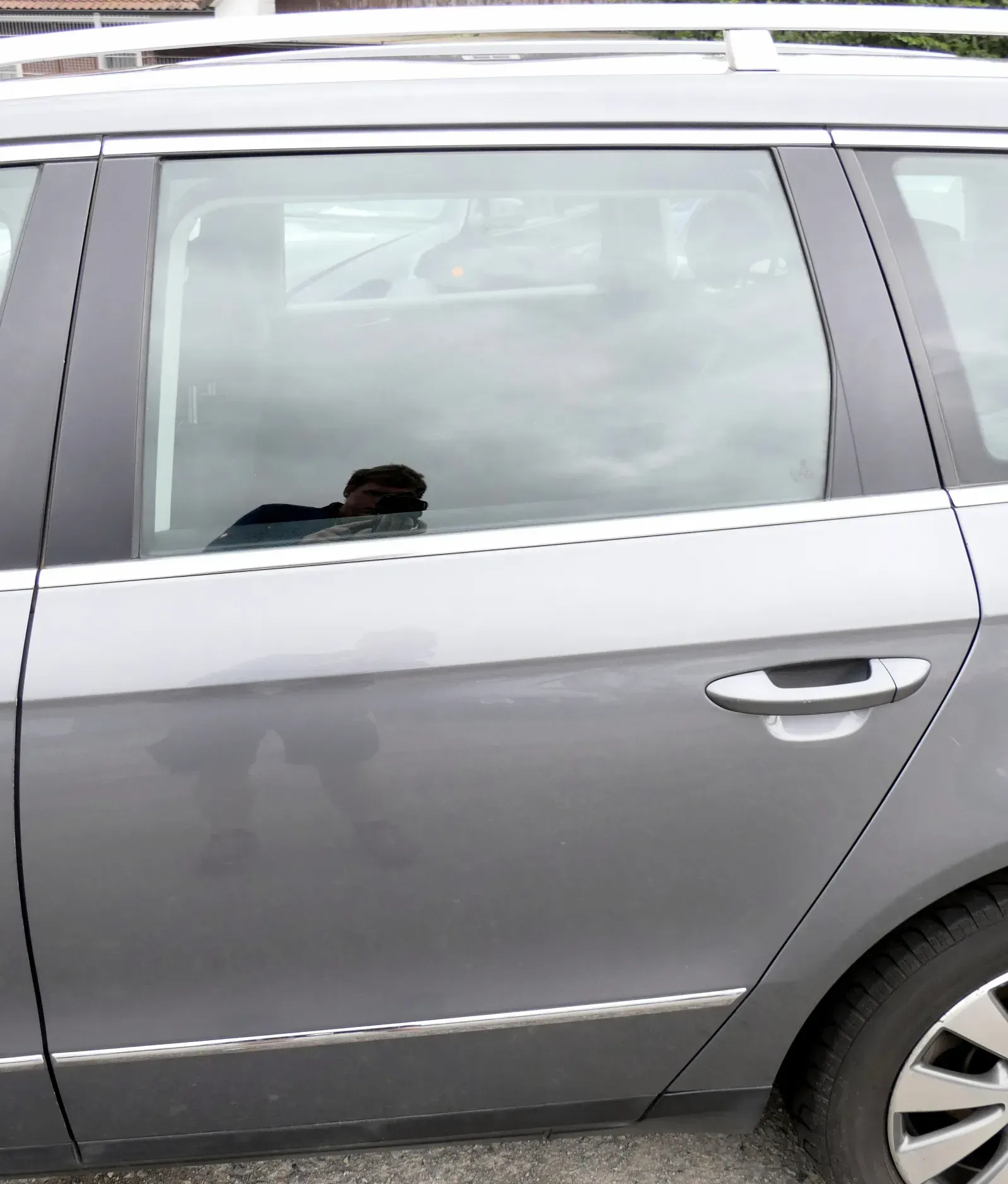 VW Passat 3C Kombi Variant Tür hinten links grau LA7T - OHNE Anbauteile - Bild 1
