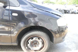 VW Fox 5Z Kotflügel vorne rechts schwarz LC9Z - Bild 1