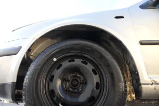 VW Golf 4 1J Kotflügel vorne links silber LB7Z - Bild 3