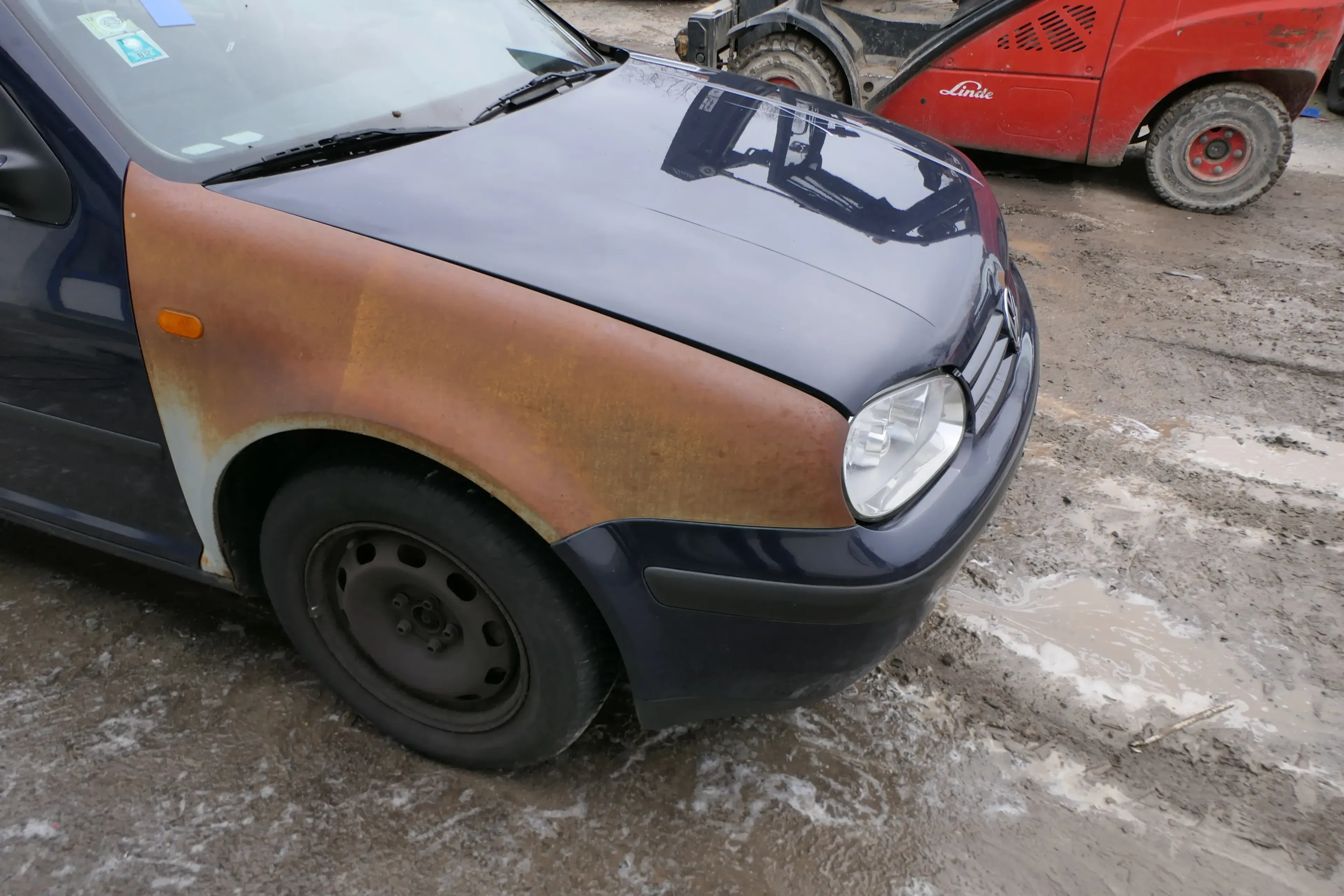 VW Golf 4 Kotflügel vorne rechts - Bild 1