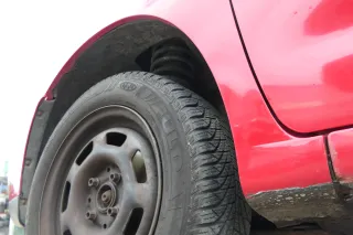 VW Caddy 9K Polo Variant 6Kv Kombi Kotflügel vorne links rot LY3D - Bild 2