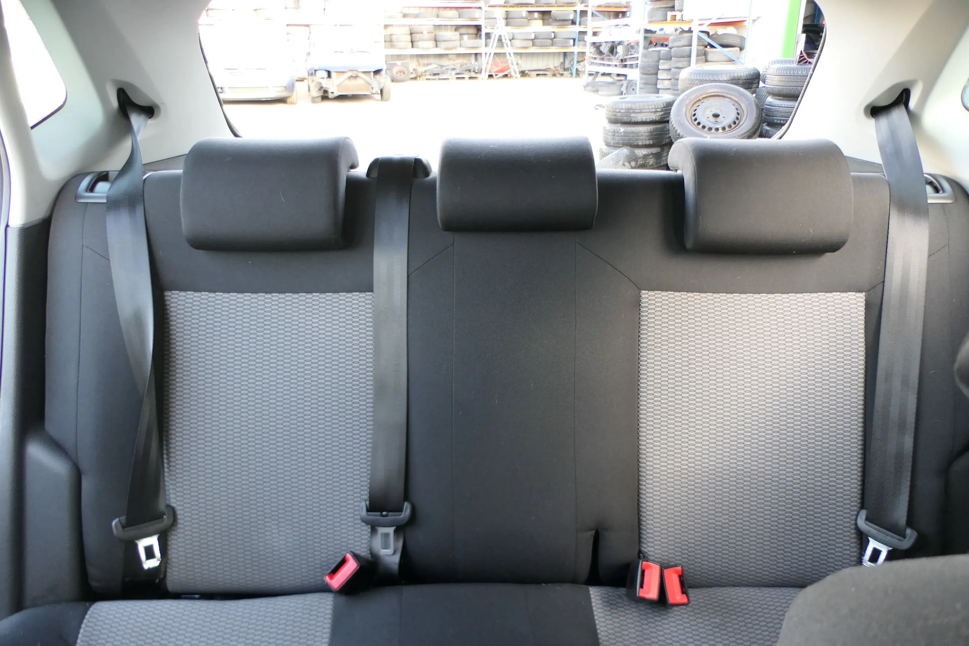 VW Polo 6R 6C Sitz Rückbank Sitzfläche Sitze 3 Punkt Gurt schwarz / titanschwarz - Bild 1