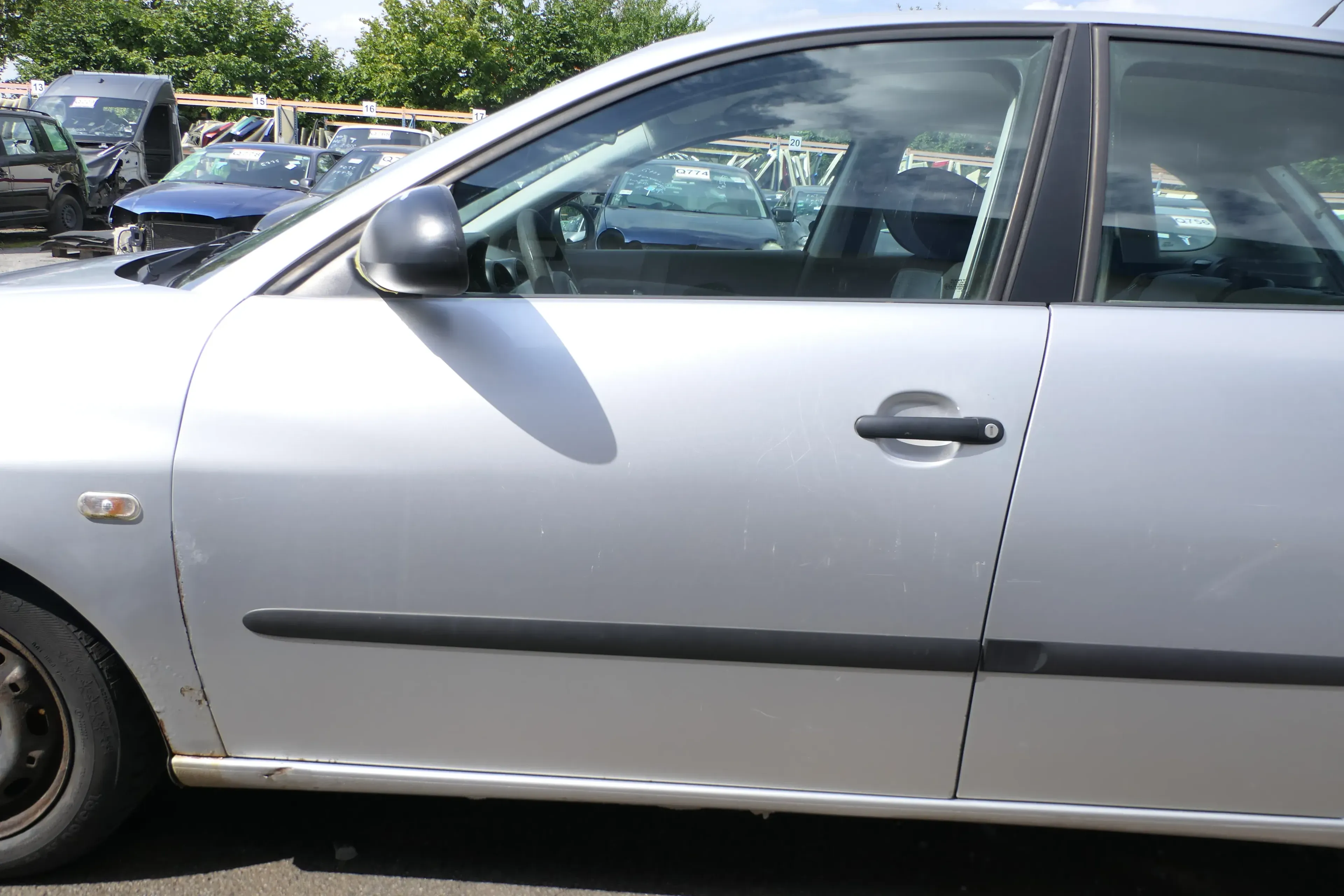 Ibiza 6L Tür Fahrertür 4/5-Türer vorne links silber grau LS7N - ohne Anbauteile - Bild 1