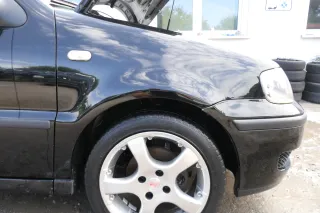 VW Polo 6N2 Kotflügel vorne rechts schwarz L041 (bis untern Schweller - Bild 1