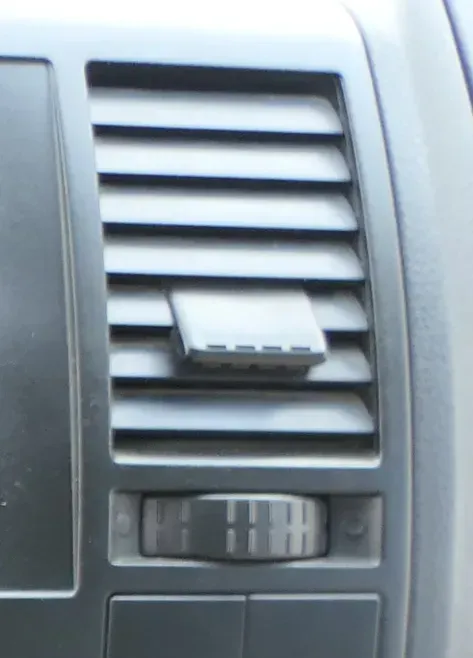 VW T5 Lüftungsdüse Düse Lüftung mitte rechts 7H0815706C - Bild 1