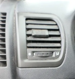 Skoda Fabia Roomster 5J Lüftungsdüse Düse Lüftung vorne linls 5J0820045  9B9 - Bild 1