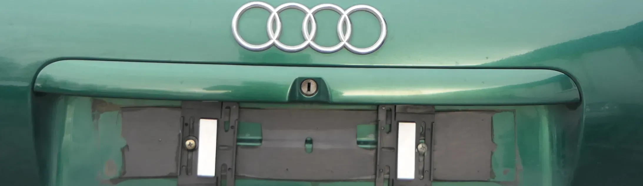 A3 8L A4 Avant Griff Heckklappe Heckklappengriff bis caBj1999 grün LZ6L - Bild 1