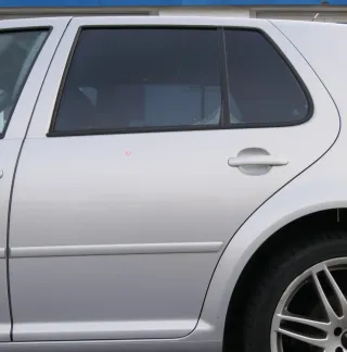 VW Golf 4 Limousine Tür hinten links silber grau LB7Z (KEINkombi) - Bild 1
