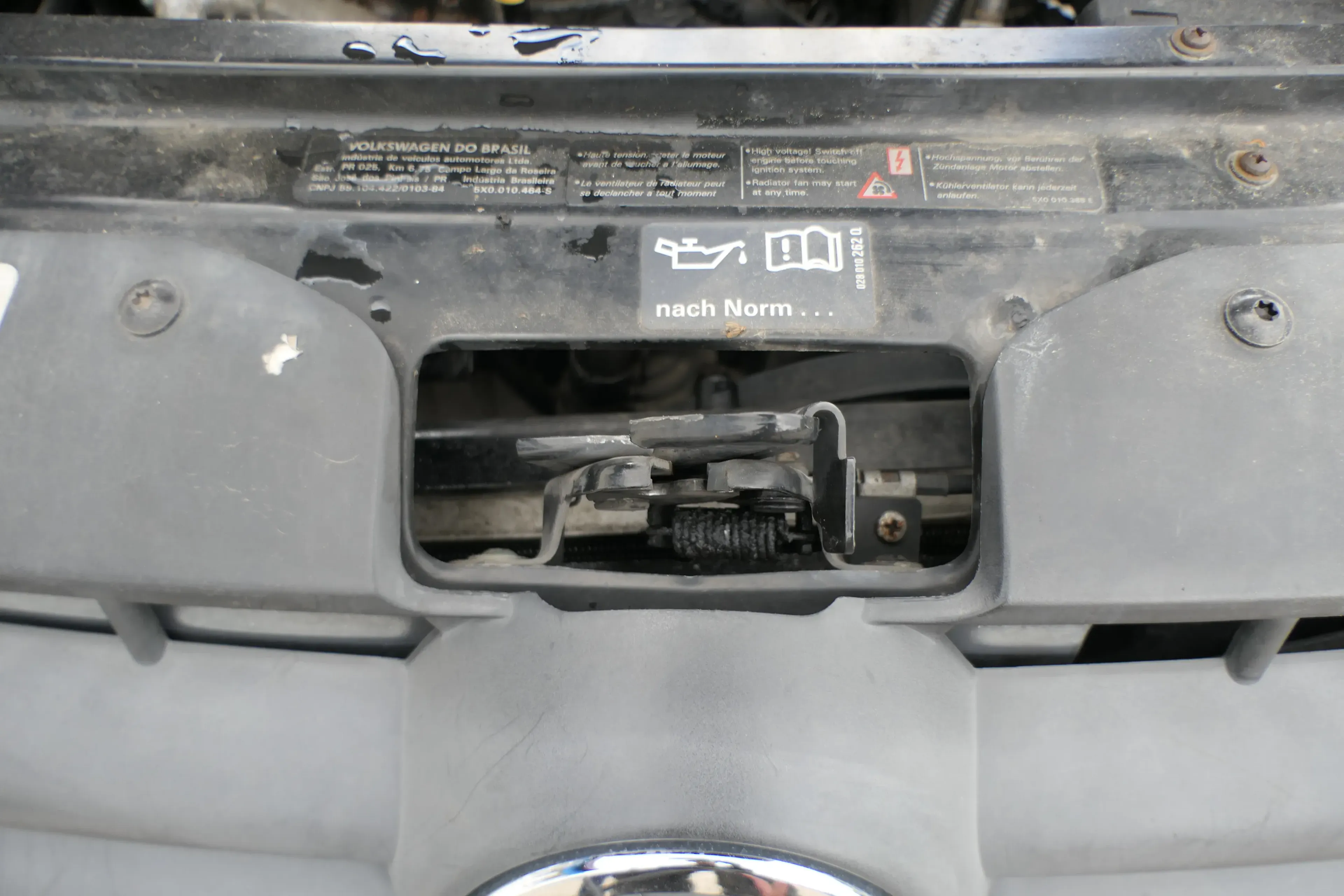VW Fox 5Z Motorhaube Motorhaubenschloß Schloß Klappenschloß vorn 5Z0823509B - Bild 1
