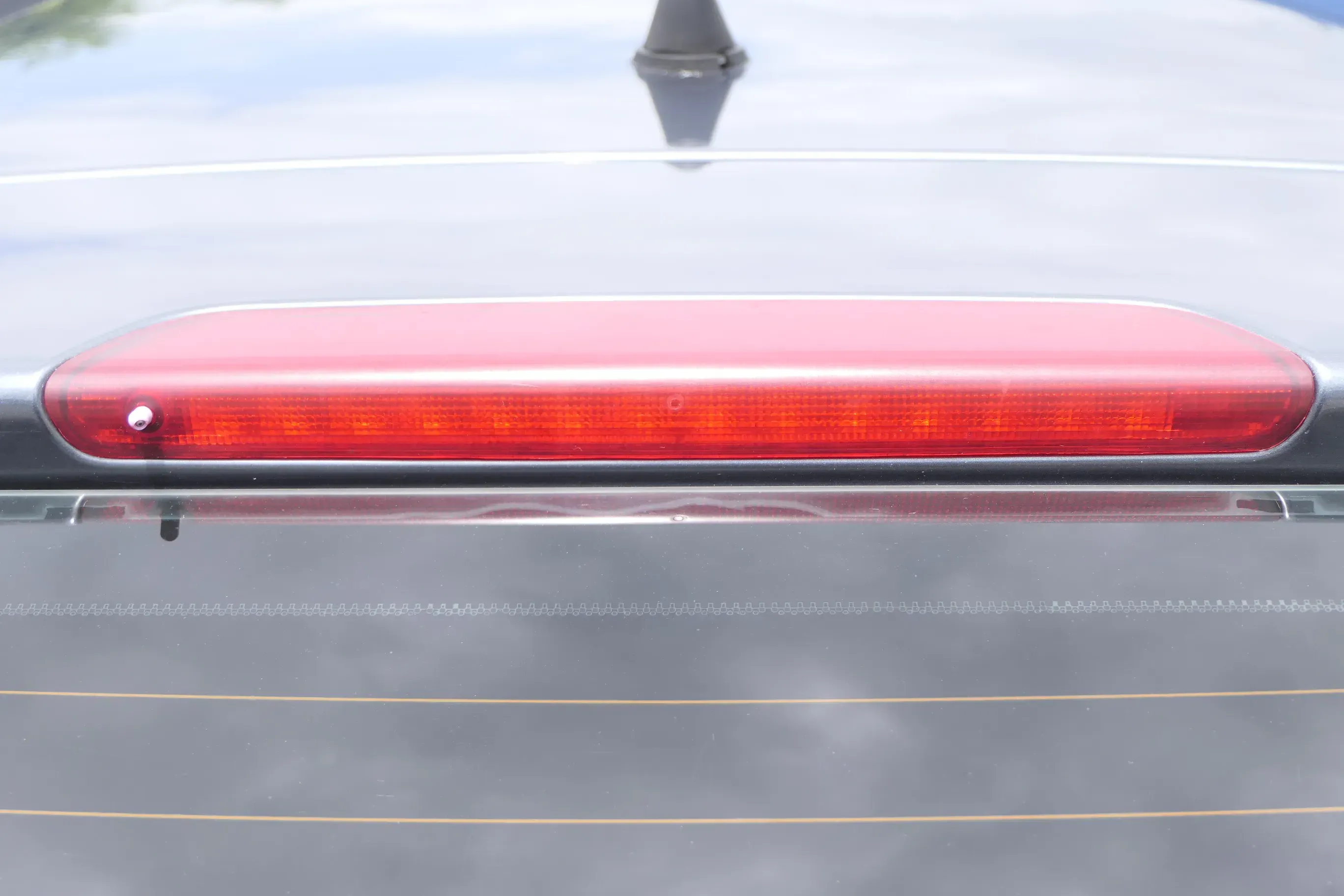 Skoda Octavia 1Z dritte Bremsleuchte 3. Bremslicht Heckklappe Bremslampe - Bild 1
