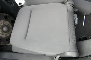 VW Touran Sitz hinten links anthrazit (hinterm Fahrersitz) Rücksitz - 108761 - Bild 2