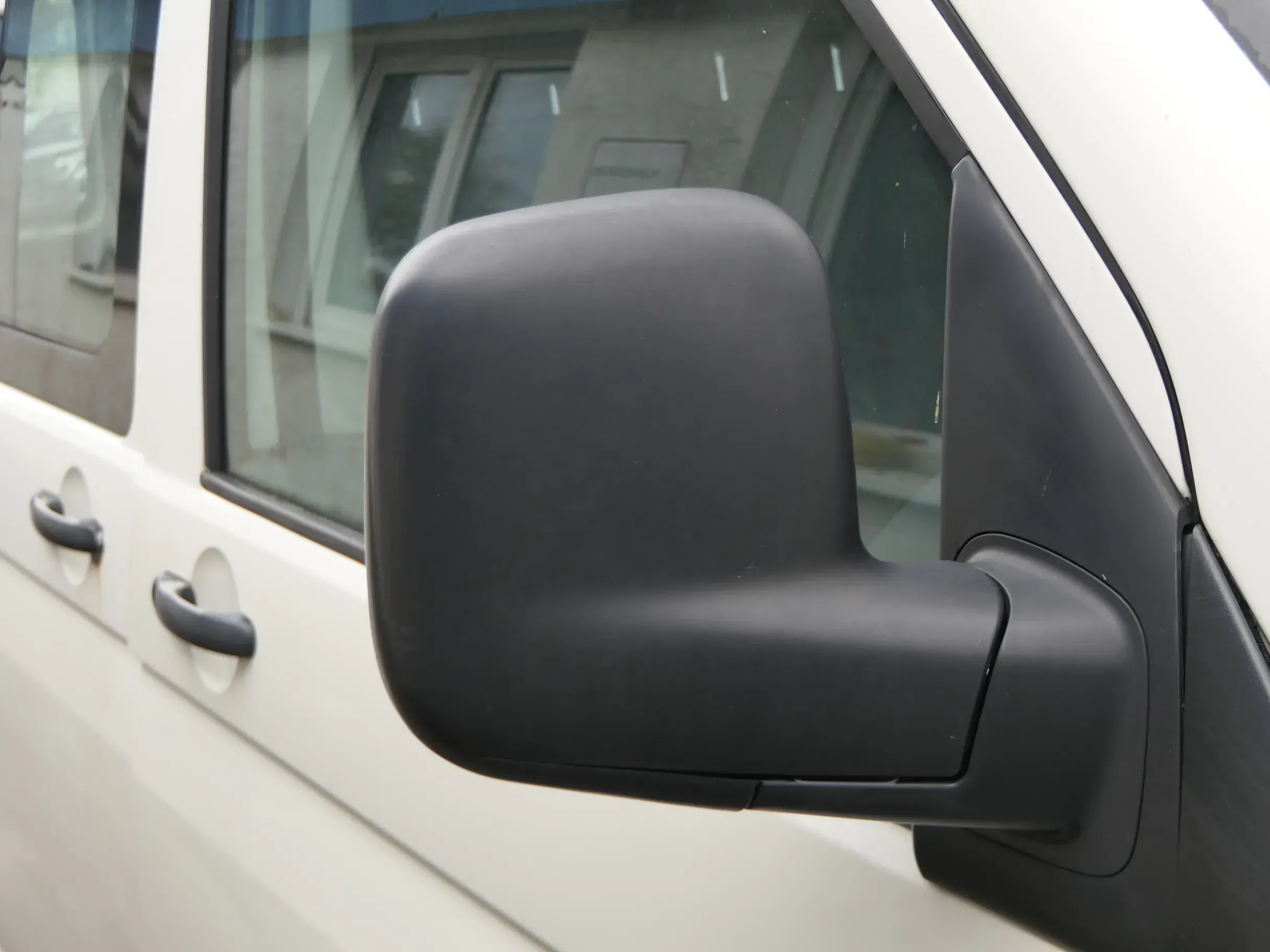 VW T5 Multivan Caravelle elektrischer Spiegel Außenspiegel rechts schwarz - Bild 1