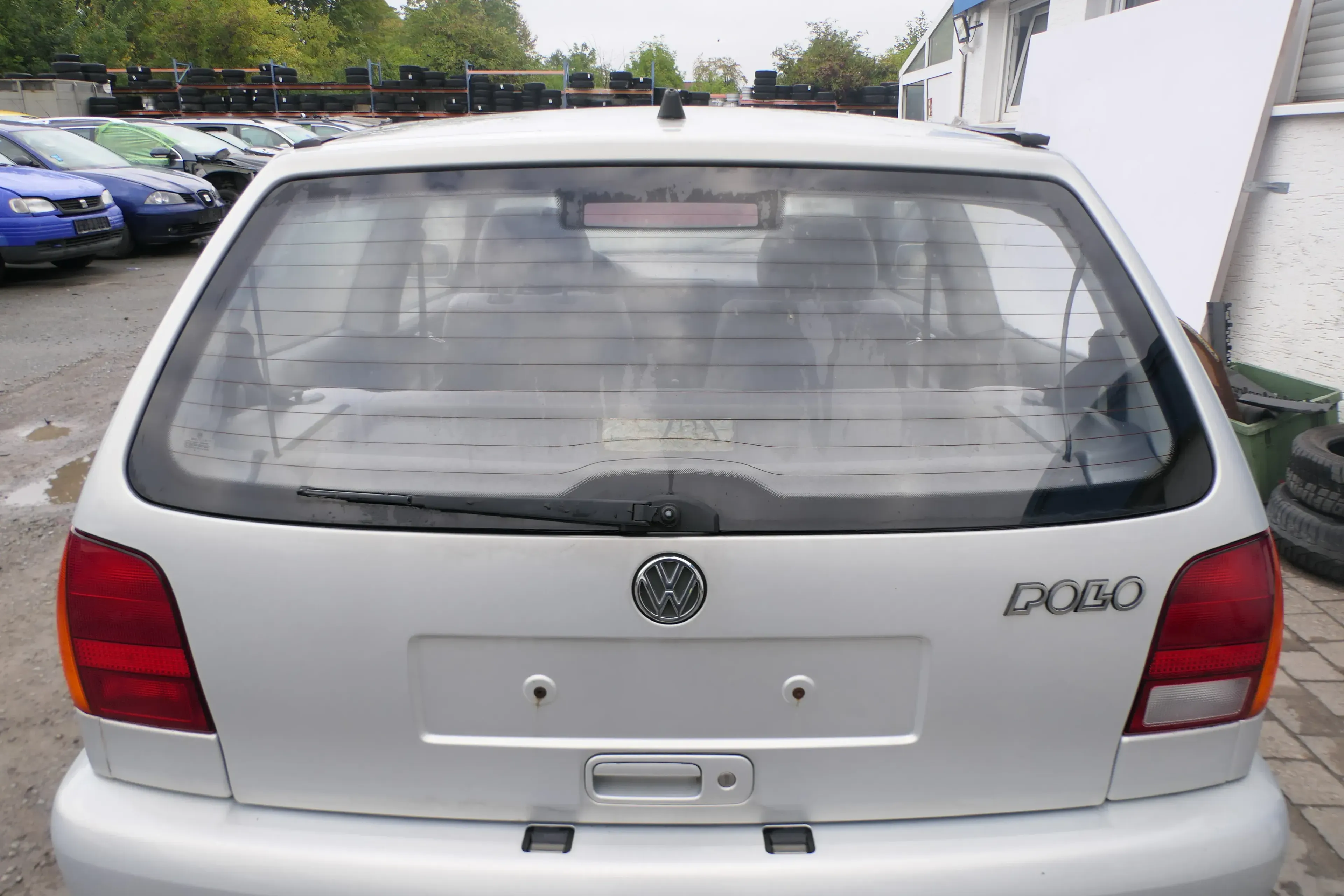 VW Polo 6N Heckklappe Klappe hinten Kofferraumklappe mit Scheibe silber LB7Z - Bild 1