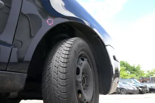 VW Polo 9N Kotflügel vorne rechts schwarz L041 bis ca.Bj.2004 - Bild 2
