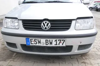 VW Polo 6N2 Stoßstange vorne Frontstoßstange Stoßfänger silber LB7Z + Grill - Bild 2