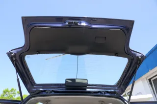VW Polo 6N Heckklappe Klappe hinten Kofferraumklappe mit Scheibe blau LB5N - Bild 9