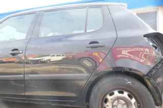Skoda Fabia 5J Limousine Tür hinten links schwarz LF9R - Mängel - Bild 1