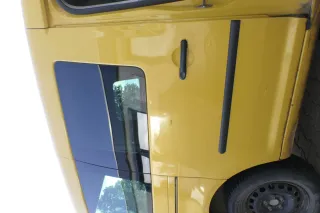 VW Caddy 3 2k Tür hinten rechts gelb Post L132 Schiebetür mit Scheibe - Bild 1