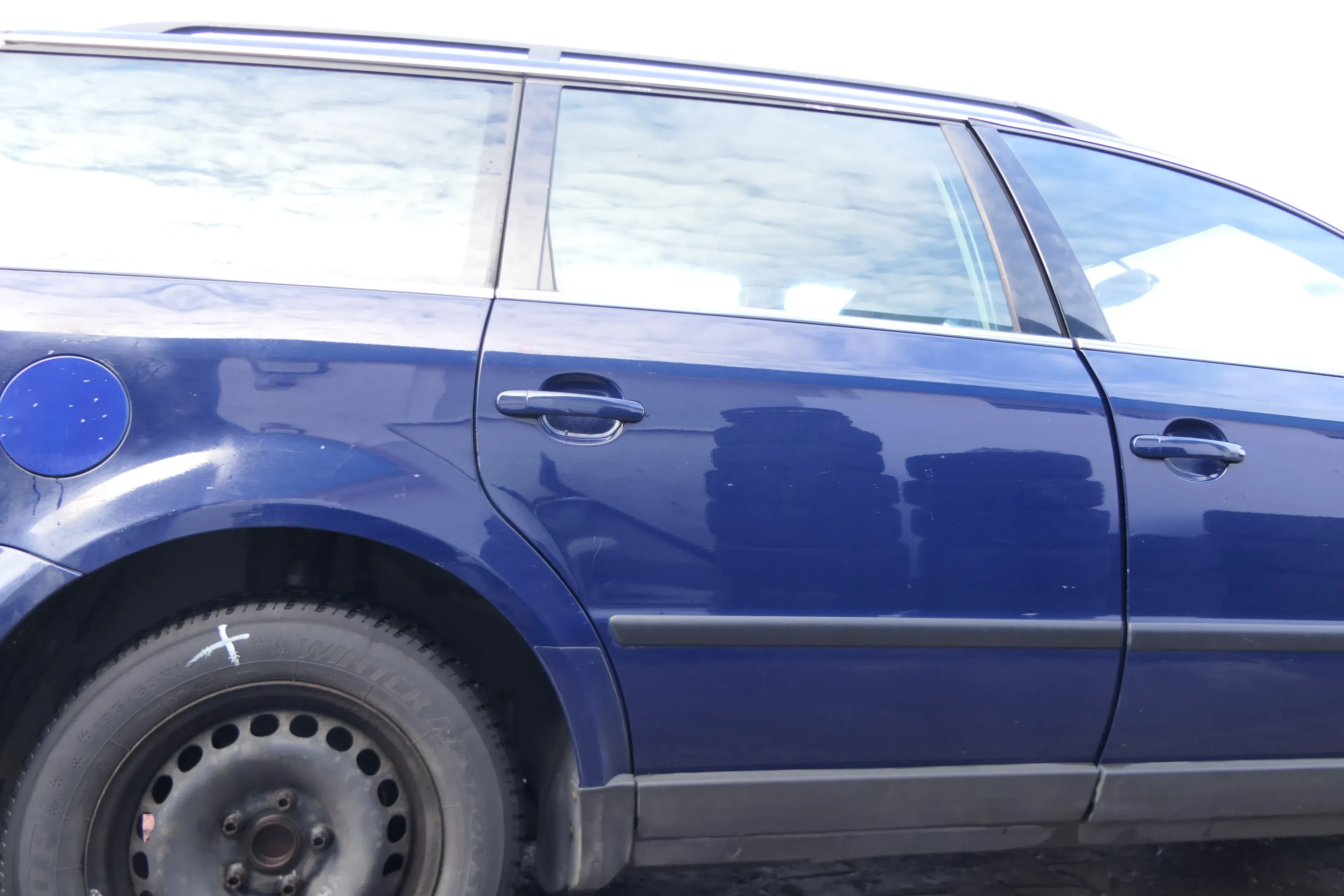 VW Passat 3B 3BG 3B6 Kombi Avant Tür hinten rechts mit Scheibe blau LA5E - Bild 1