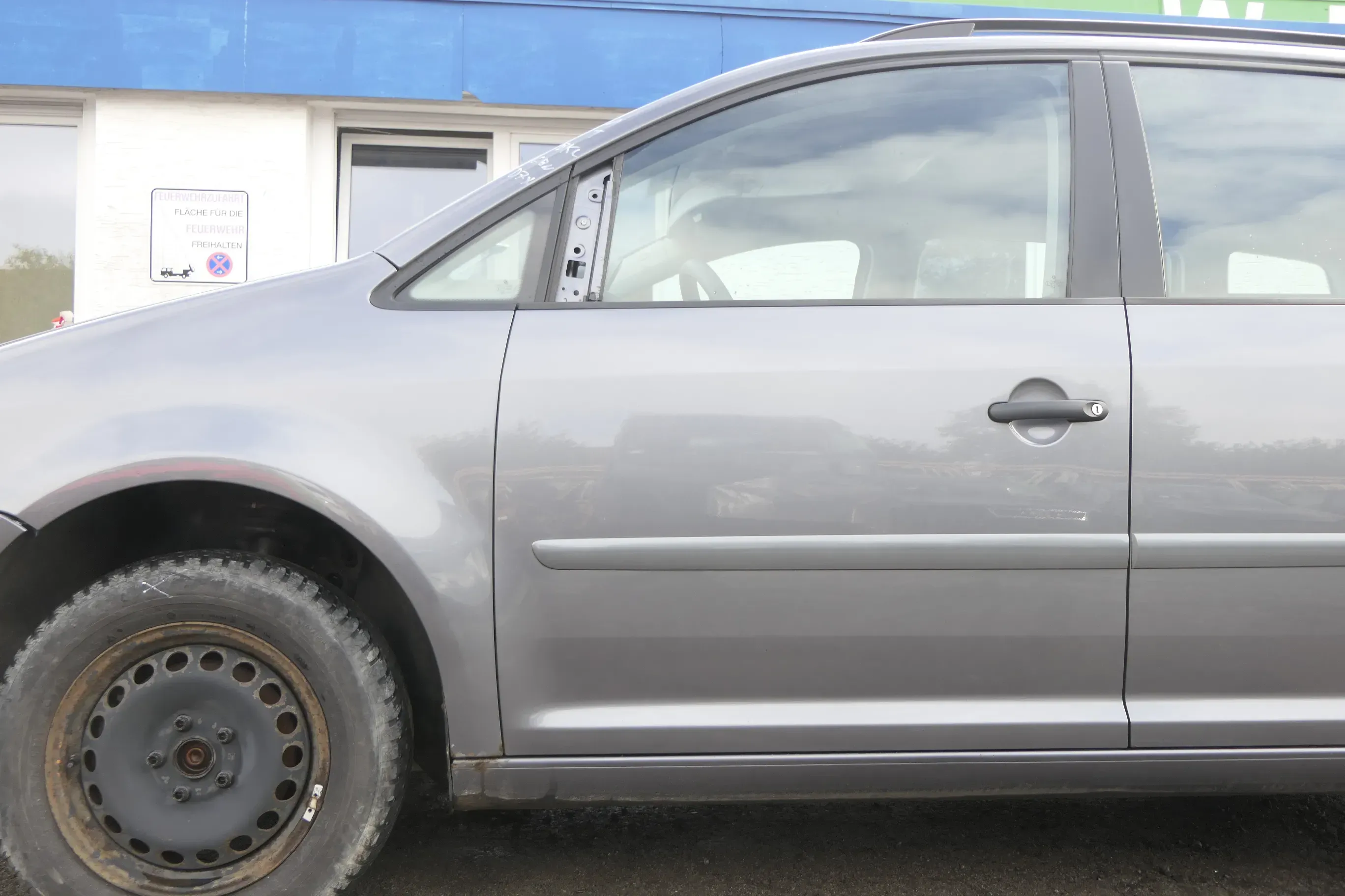 VW Touran 1T 1T3 Tür vorne links Fahrertür grau LD7X OHNE Anbauteile Cross - Bild 1