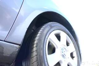 VW Touran 1T Kotflügel vorne rechts grau LD7X ca.2003-2006 platinumgrey 165553 - Bild 8