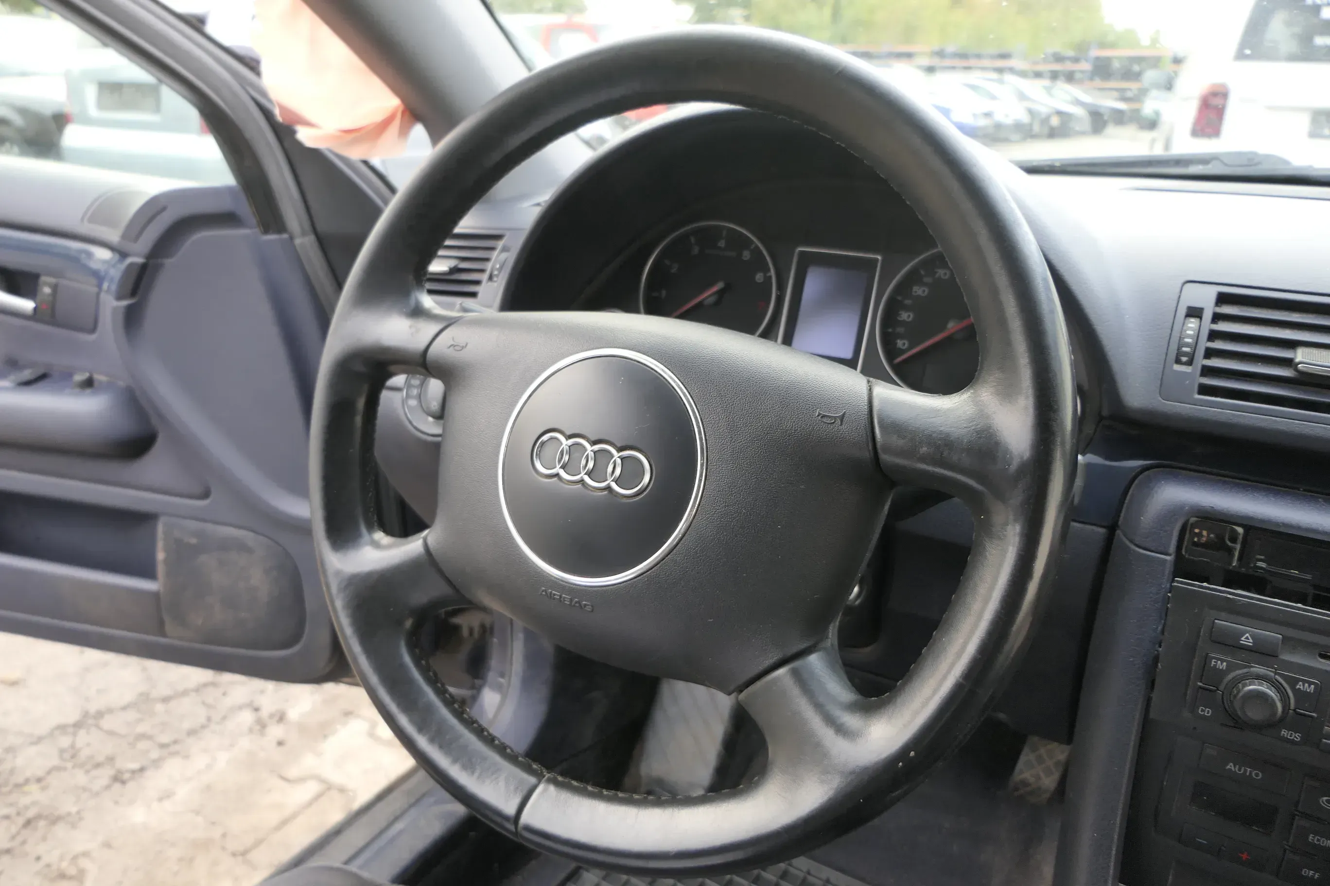 A3 8P A4 8E Lenkrad 4-Speichen 8E0419091BE3 6PS schwarz Lederlenkrad - Bild 1