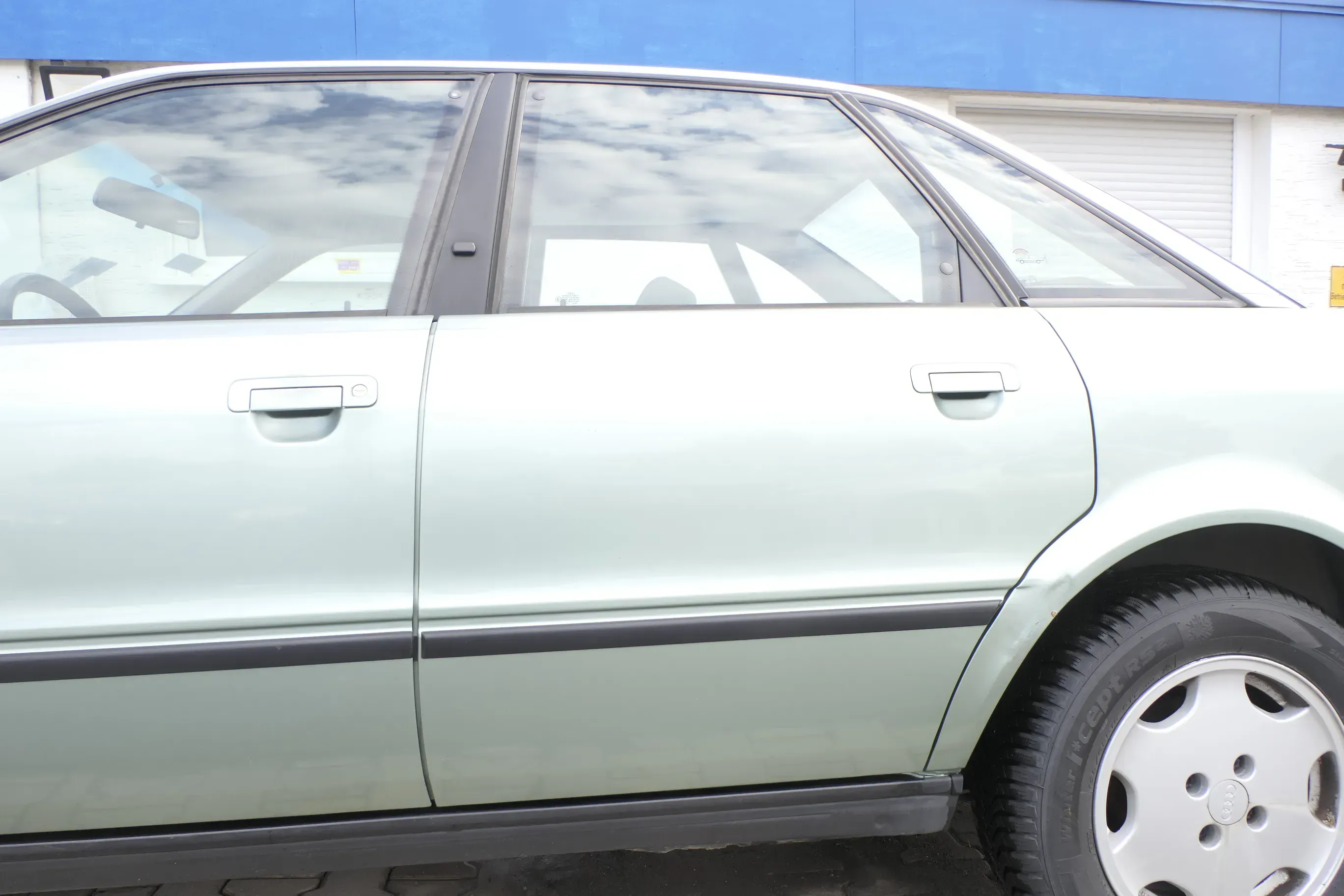 Audi 80 90 Limousine Stufenheck Tür hinten links Rahmen Türblatt grün LY6N -ohne - Bild 1