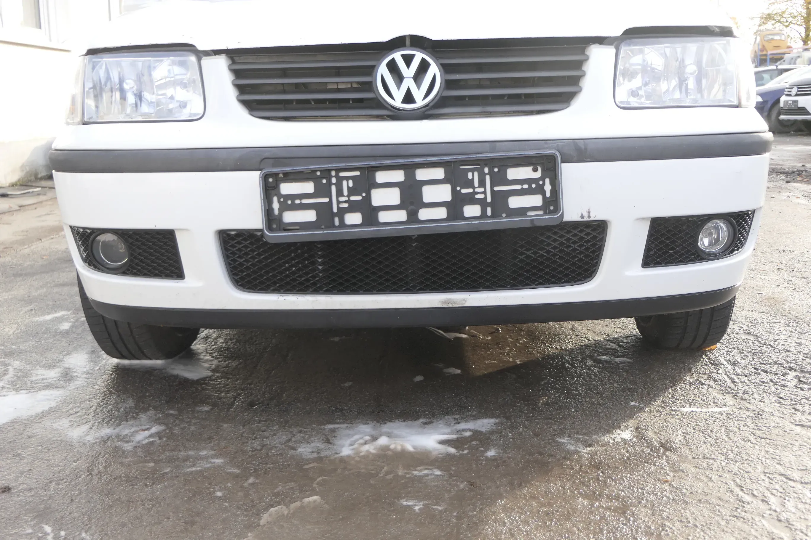 VW Polo 6N2 Stoßstange vorne Frontstoßstange Stoßfänger weiß LB9A +Grill - Bild 1