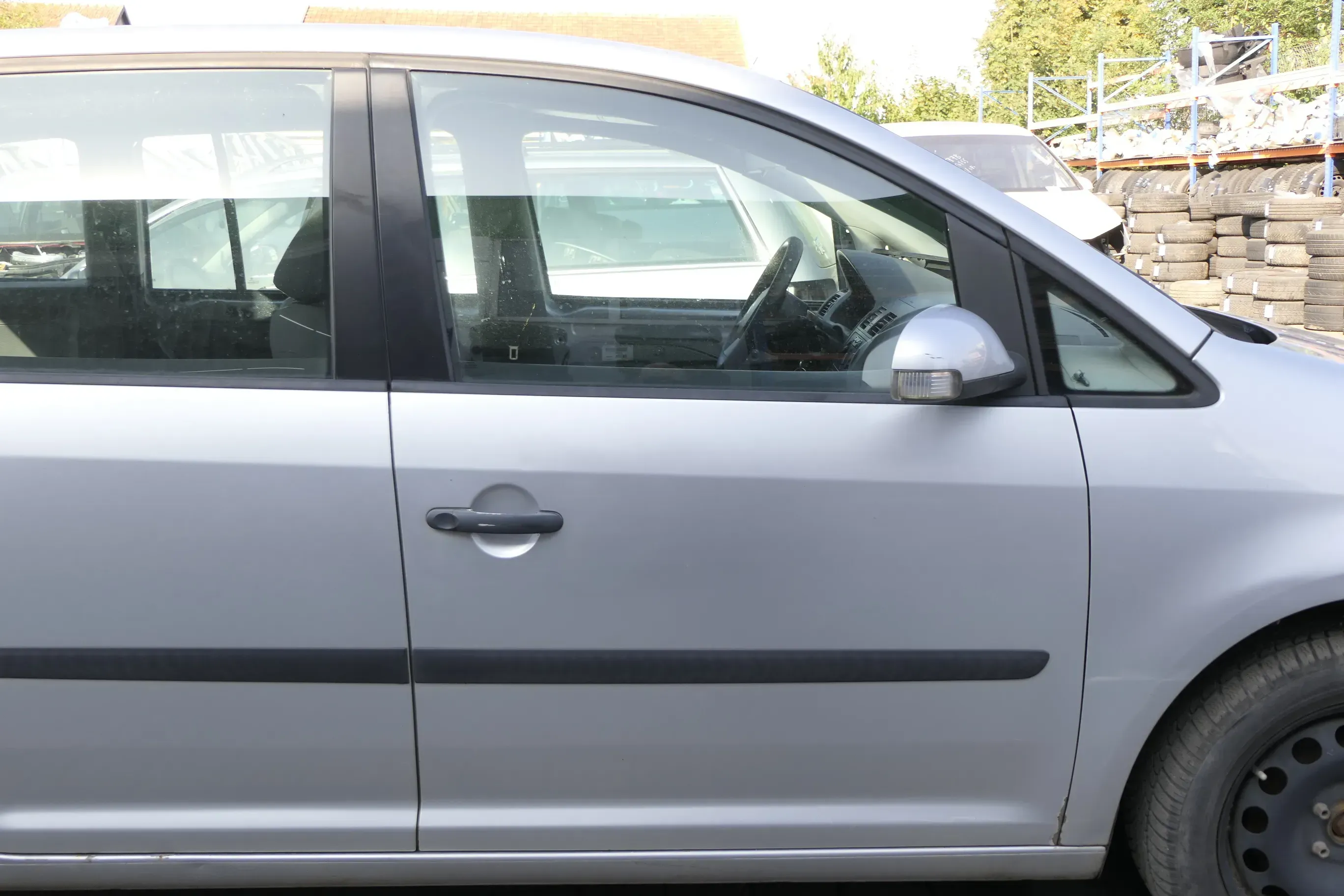 VW Touran 1T 1T3 Tür vorne rechts Beifahrertür grau silber LA7W reflexsilber II - Bild 1
