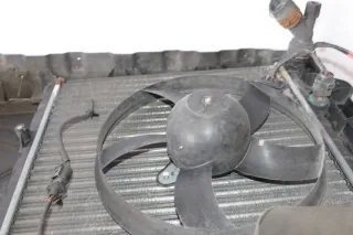 VW Polo 9N Schloßträger Kühler Querträger Pralldämpfer vorn (keineKLIMA) - Bild 2