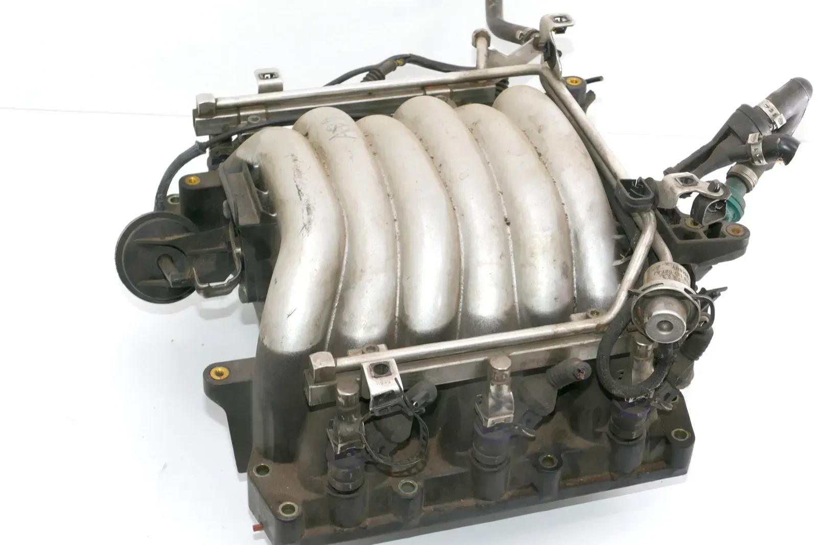 VW Passsat 3B Ansaugbrücke 078133223S 2,8 V6 AQD Einspritzventil Antriebseinheit - Bild 1