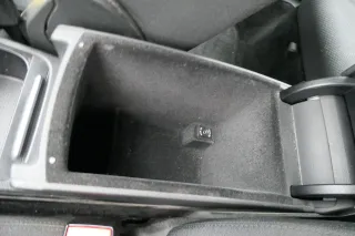 VW Passat 3C Mittelarmlehne Armlehne Fach original komplett zum nachrüsten - Bild 3