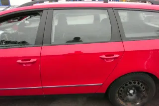 VW Passat 3C Kombi Variant Tür hinten links rot LY3D - Bild 2