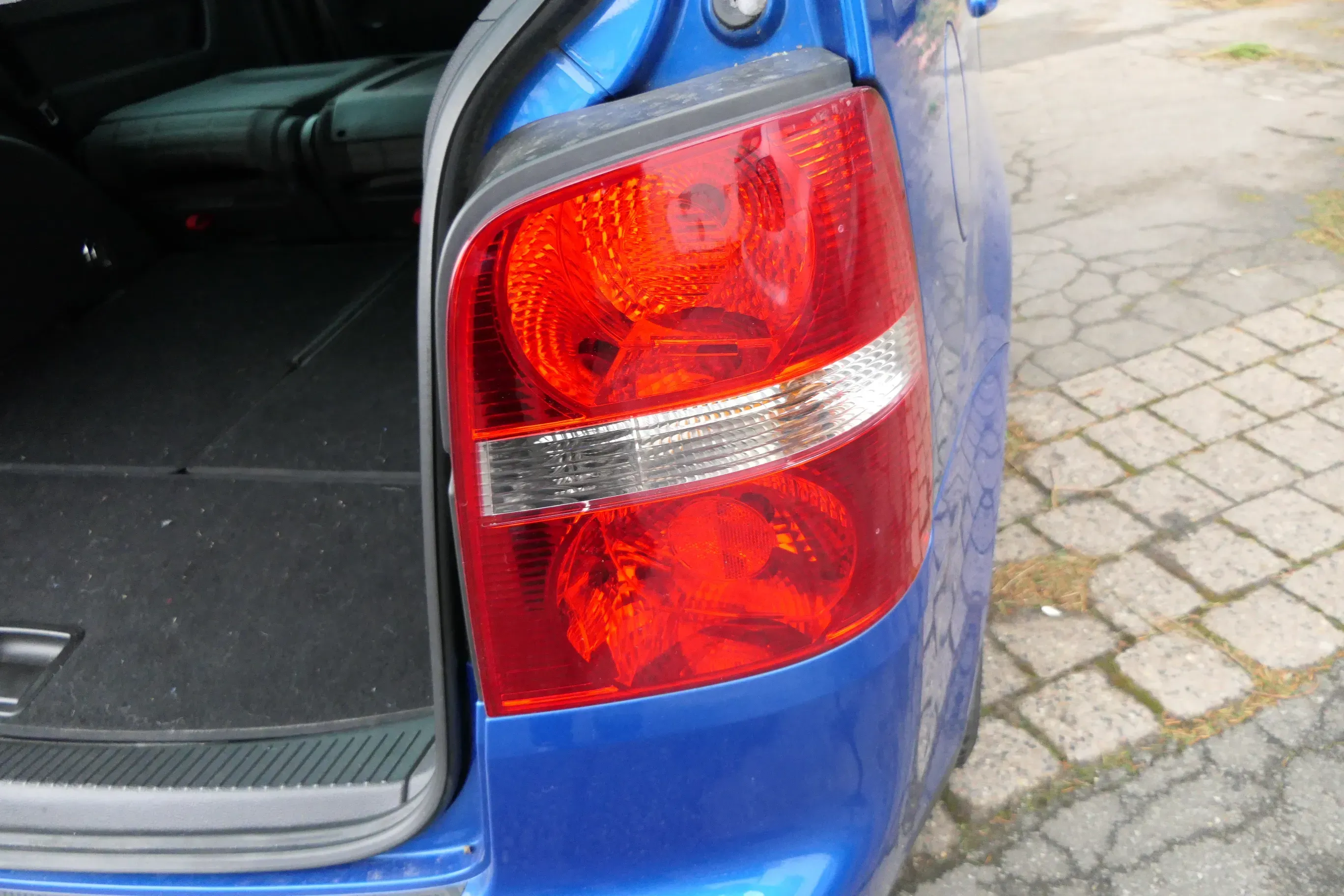 VW Touran 1T original Rücklicht Rückleuchte Heckleuchte hinten rechts Hecklicht - Bild 1