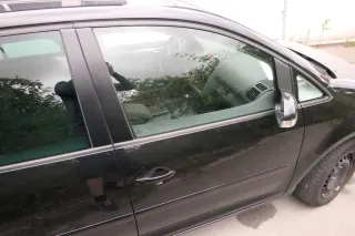 VW Touran 1T 1T3 Tür vorne rechts Beifahrertür schwarz LC9Z - ohne Anbauteile - Bild 1