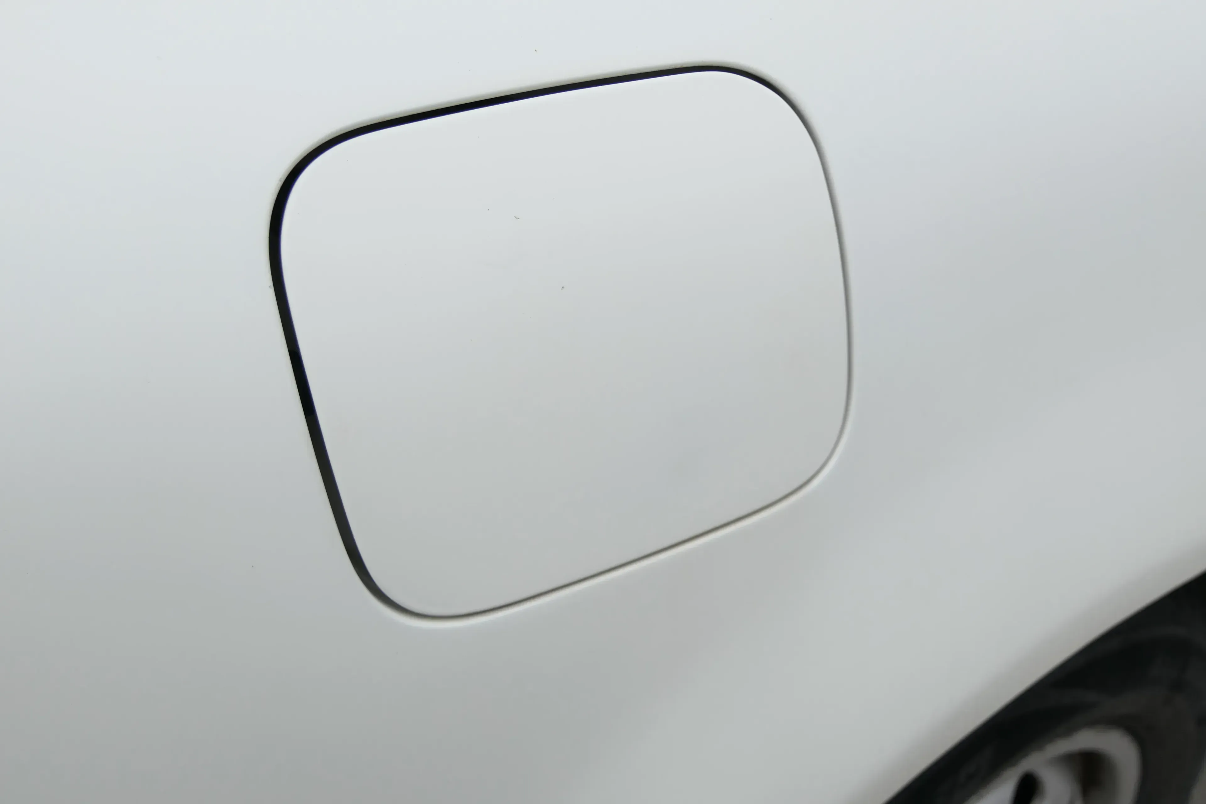 Audi A3 8L Tankdeckel Klappe Tankklappe Tank weiß LY9G Deckel - Bild 1