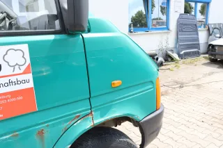 VW LT 35 2D Kotflügel vorne rechts grün L9ß2 - Bild 3