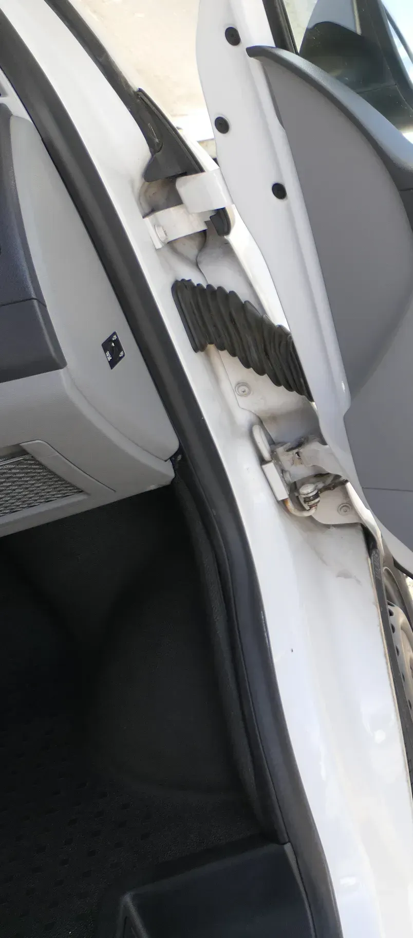 VW T5 Facelift T6 Türdichtung Dichtung Tür vorne rechts Beifahrertür innen - Bild 1