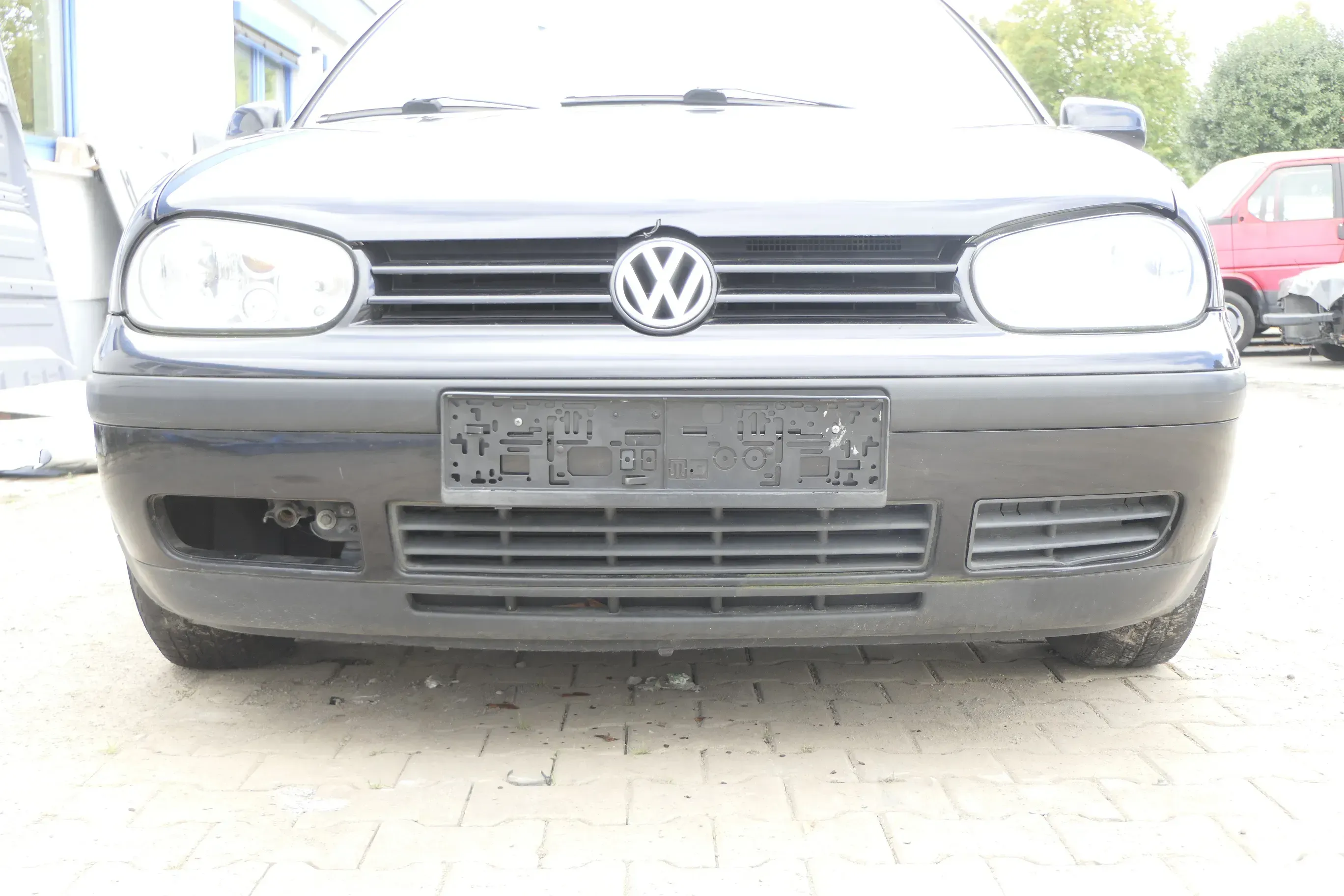 VW Golf 4 1J Stoßstange vorne Stoßfänger vorn schwaz LC9Z Frontstoßstange - Bild 1