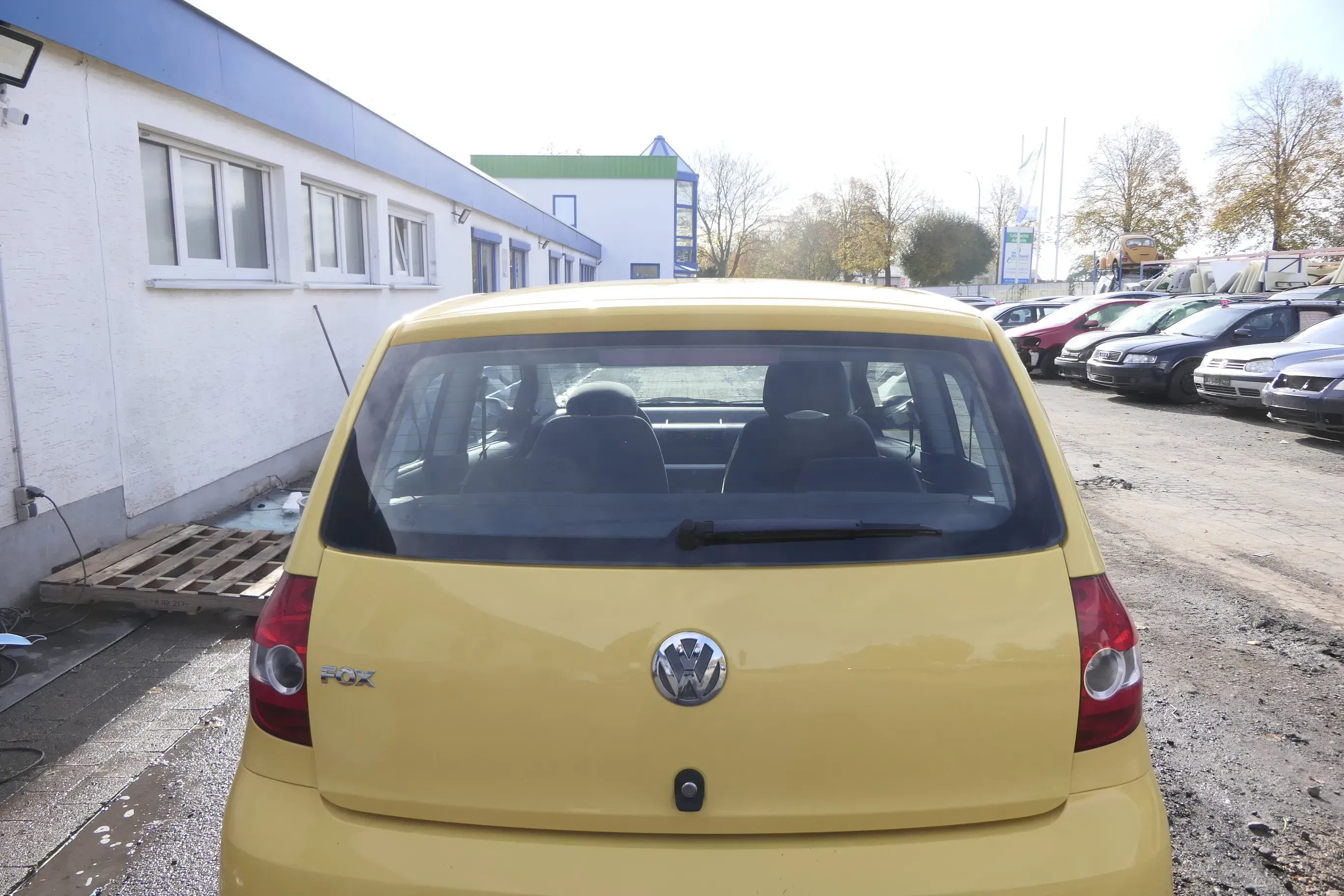 VW Fox 5Z Heckklappe Kofferraumklappe Klappe hinten + Scheibe gelb LY1C - Bild 1
