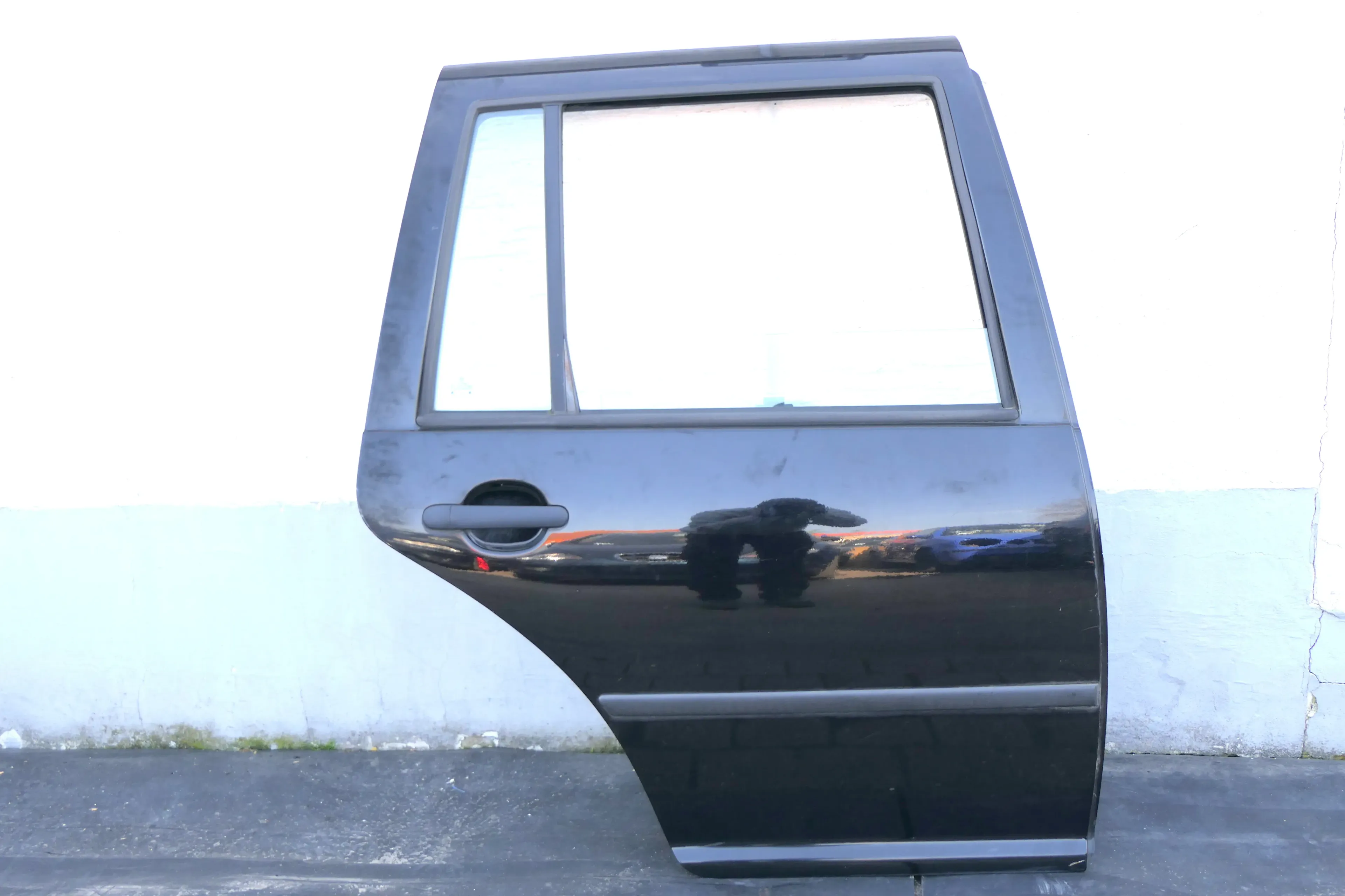 VW Golf 4 Bora Tür hinten rechts nur Kombi / Variant schwarz L041 - Bild 1