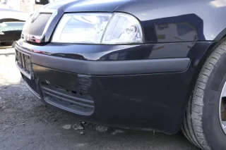 Skoda Octavia 1U Stoßstange vorne Frontstoßstange schwarz LF9R abBj.2001 - Bild 3