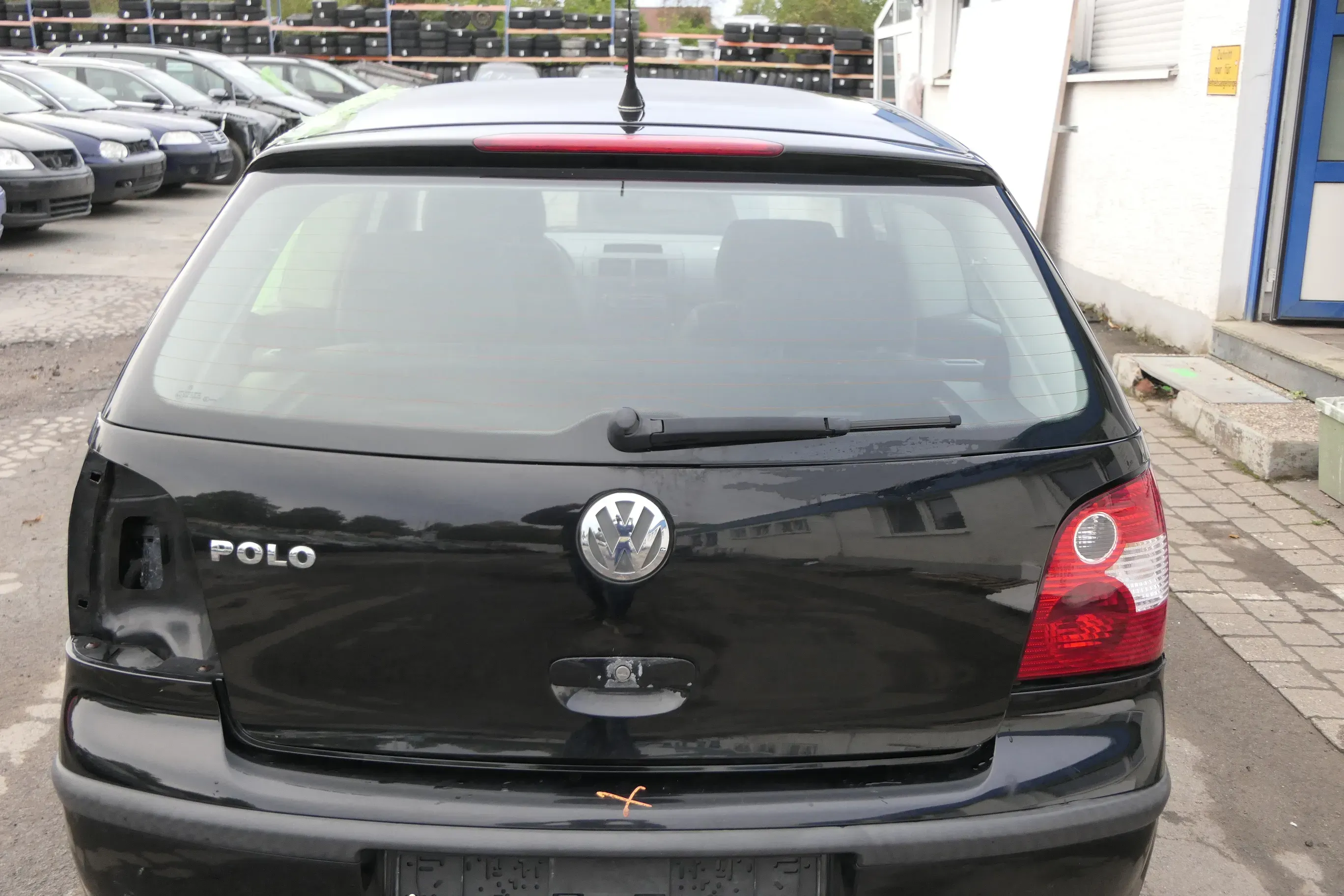 VW Polo 9N3 9N Heckklappe Kofferraumklappe Klappe schwarz L041 - ohne Anbauteile - Bild 1