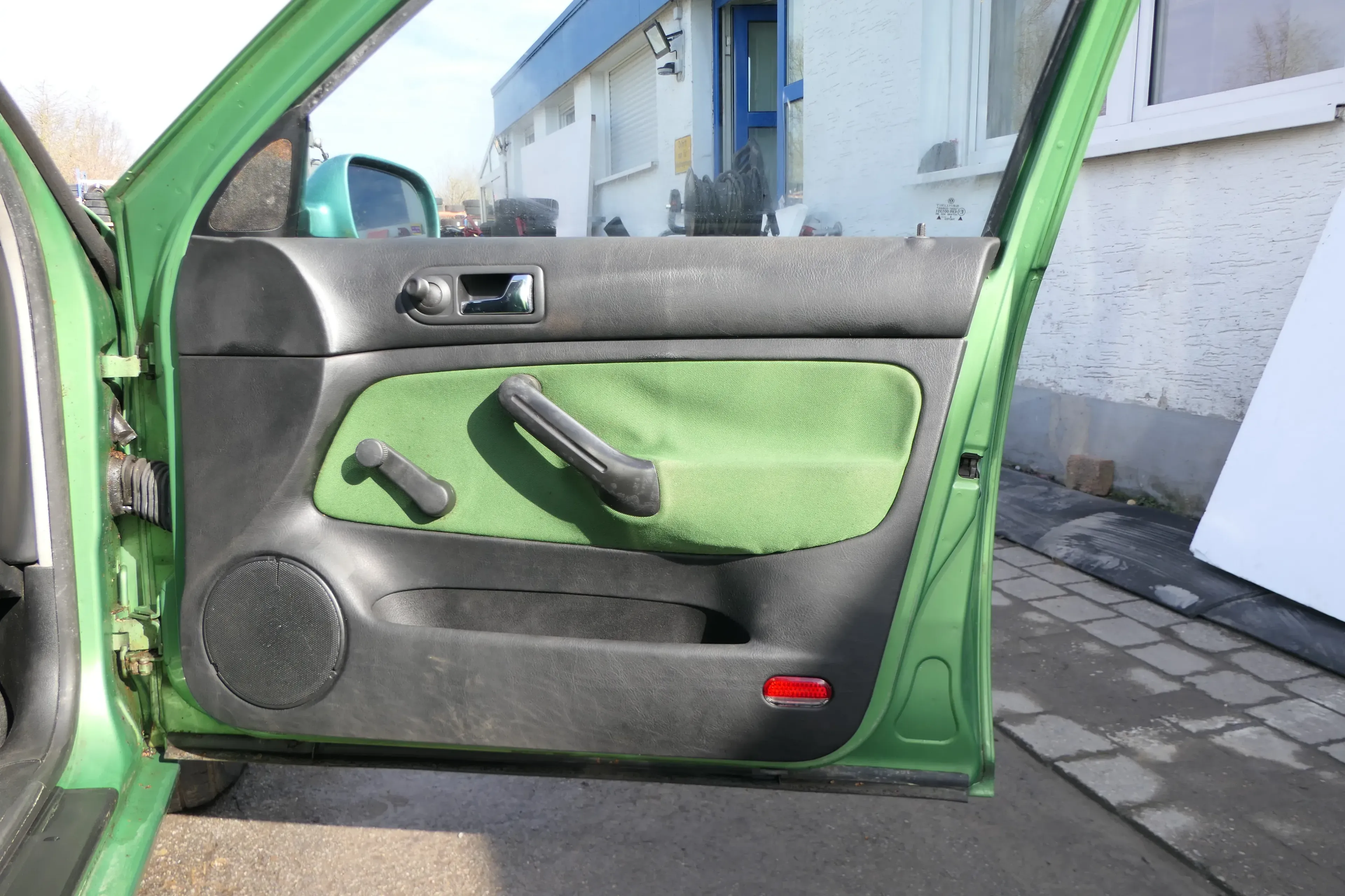 4x Golf 4 Limousine Türverkleidung Verkleidung Tür vorne hinten links recht grün - Bild 1