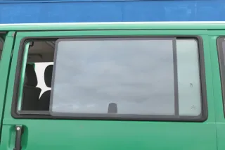 T4 Transporter Tür links Schiebetür mit Scheibe Multivan Caravelle grün Polizei - Bild 11