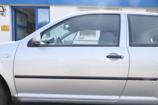 VW Golf 4 Tür vorne links Fahrertür 2/3-Türer silber LA7W ohneAnbauteile - Bild 1