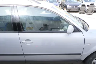 VW Passat 3B 3BG Kombi + Limo Tür vorne rechts Beifahrertür grau silber LB7Z - Bild 1