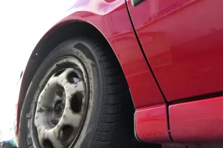 VW Polo 6N2 Kotflügel vorne links rot LP3G (bis unterm Schweller) - Bild 2
